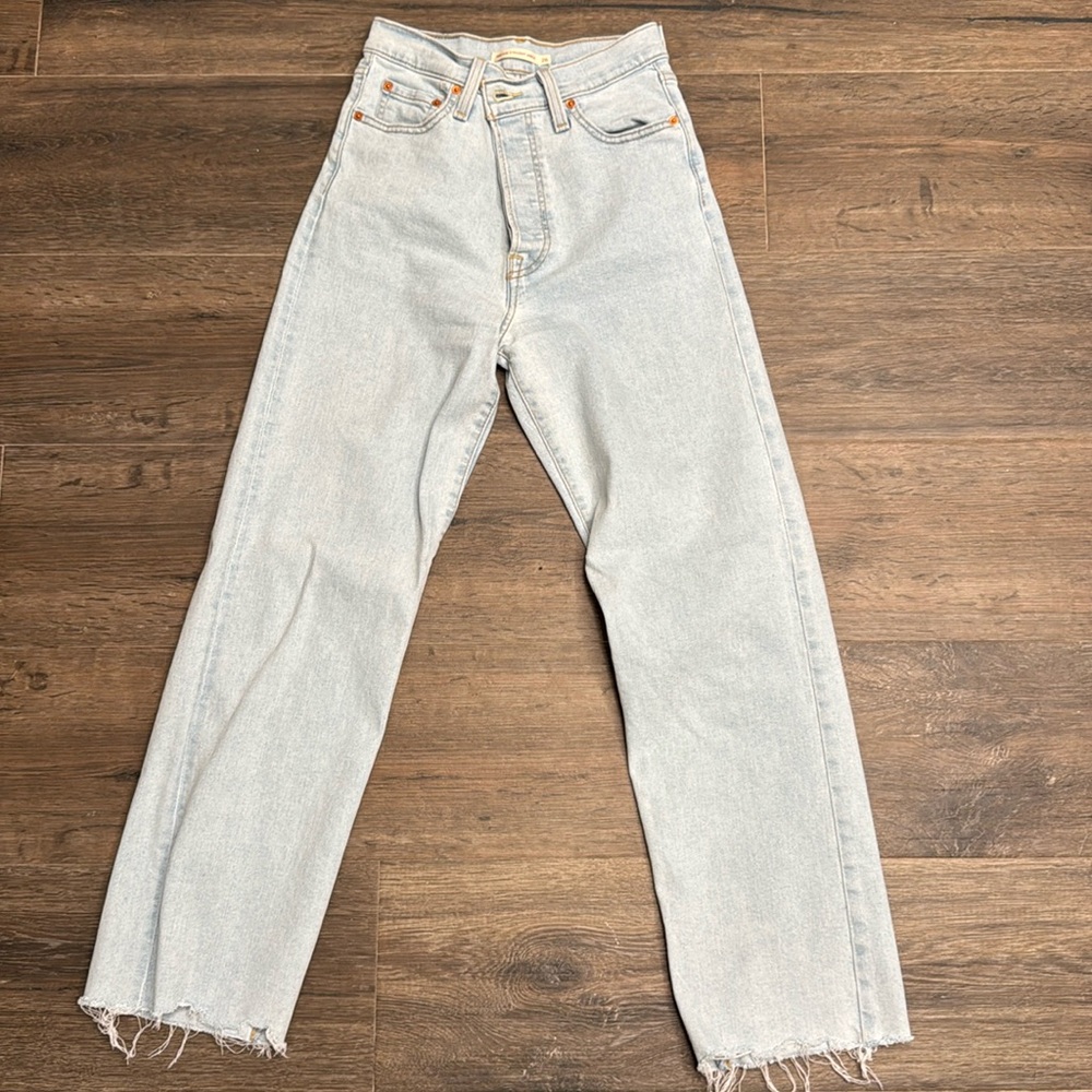 Levi’s Ribcage Straight Ankle Jean